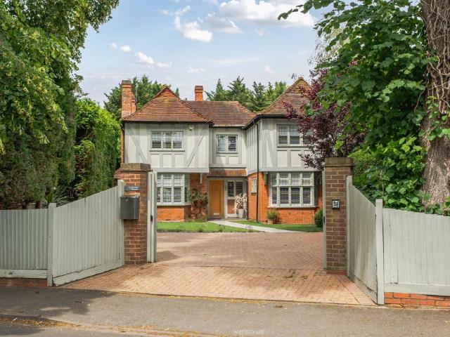 House for sale in Highway, Maidenhead
