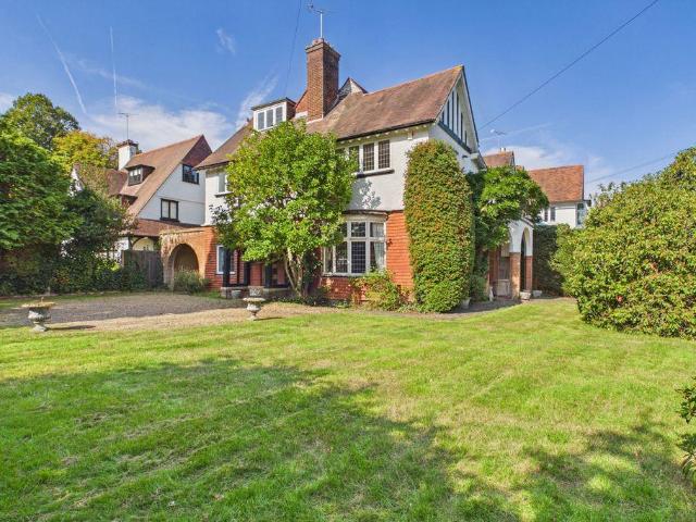 House for sale in Walton On The Hill, Reigate and Banstead