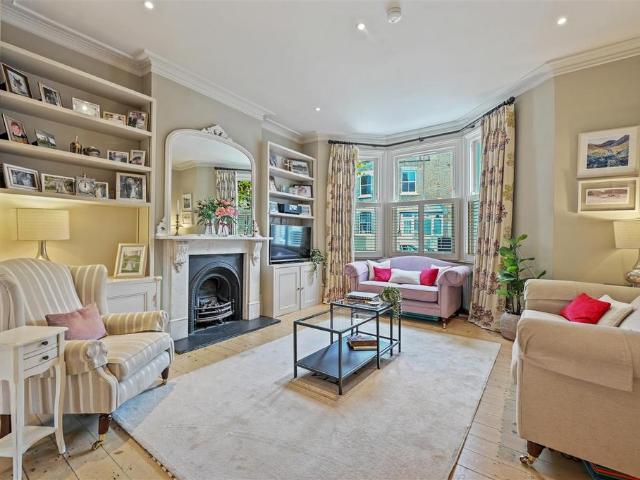 House for sale in Shepherd's Bush, Greater London