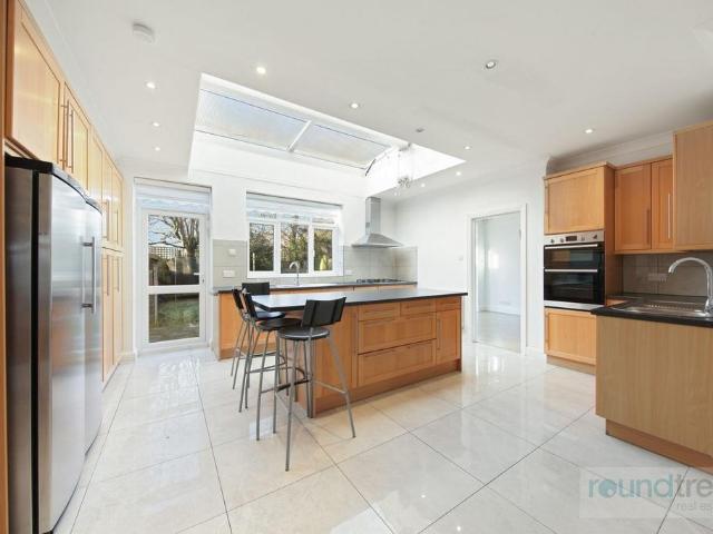 House for sale in Brent Cross, Greater London