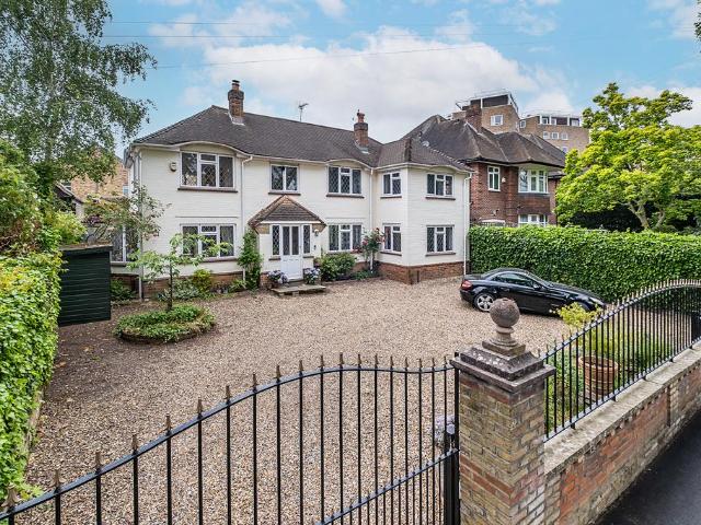 House for sale in Norbiton, Greater London