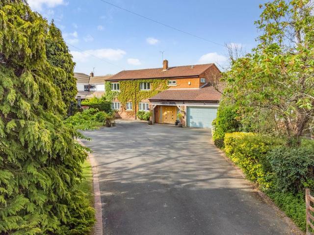 House for sale in Alderminster, Warwickshire
