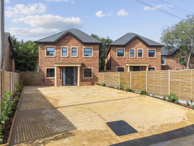 House for sale in Greater London