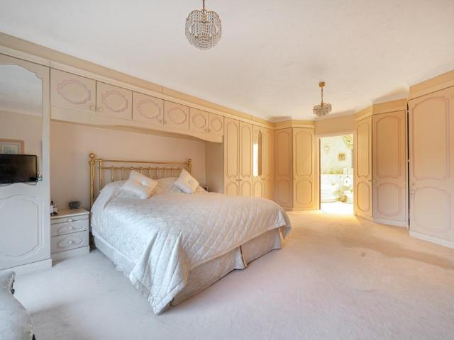 House for sale in Farnham Common, Buckinghamshire