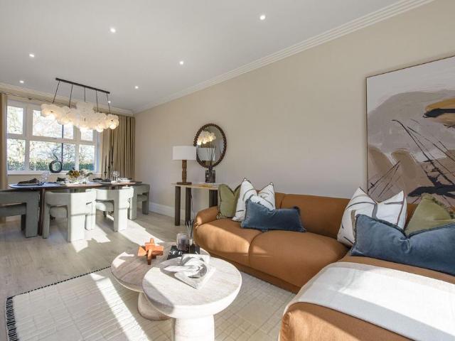 House for sale in Cockfosters, Greater London