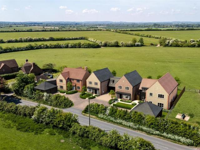 House for sale in Long Crendon