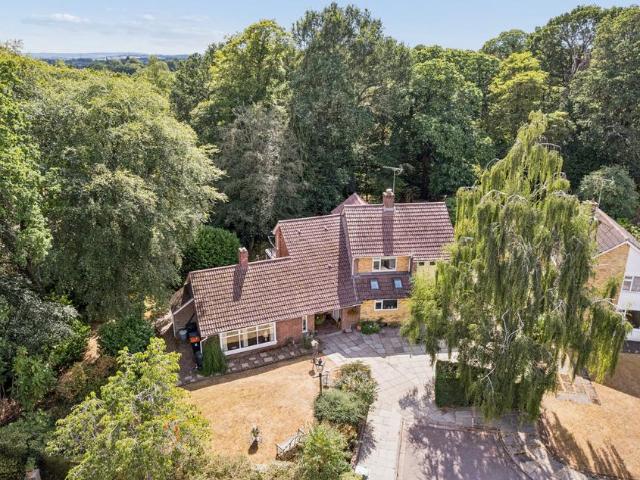 House for sale in Leighton-Linslade, Leighton Buzzard