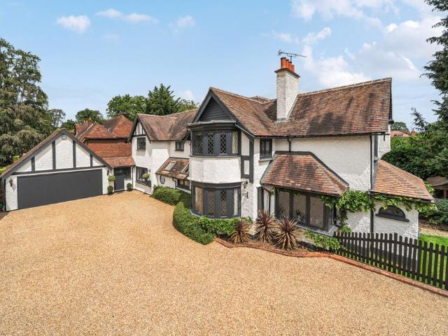 House for sale in Farnham Common, Buckinghamshire