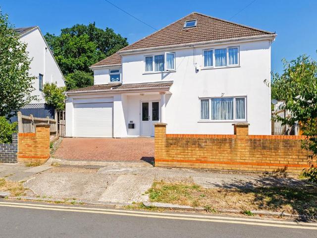 House for sale in Harrow Weald, Greater London