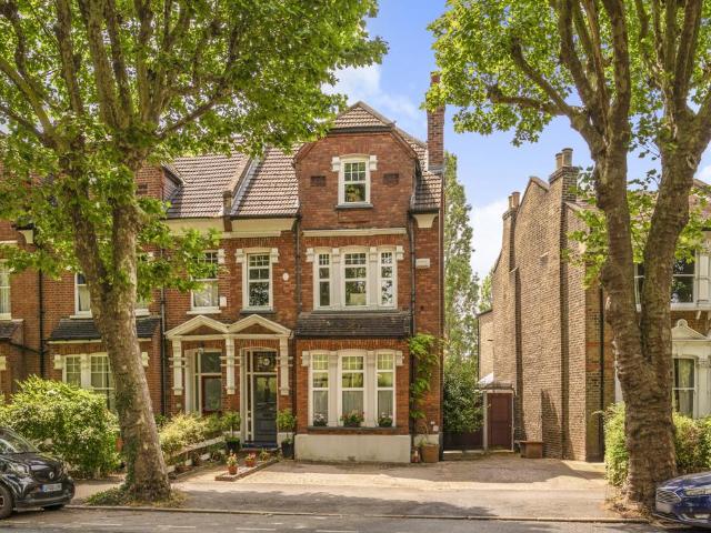 House for sale in London Borough of Lewisham, Brockley