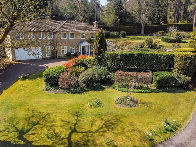 House for sale in Fole, Surrey