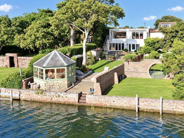 House for sale in Stanpit, Christchurch
