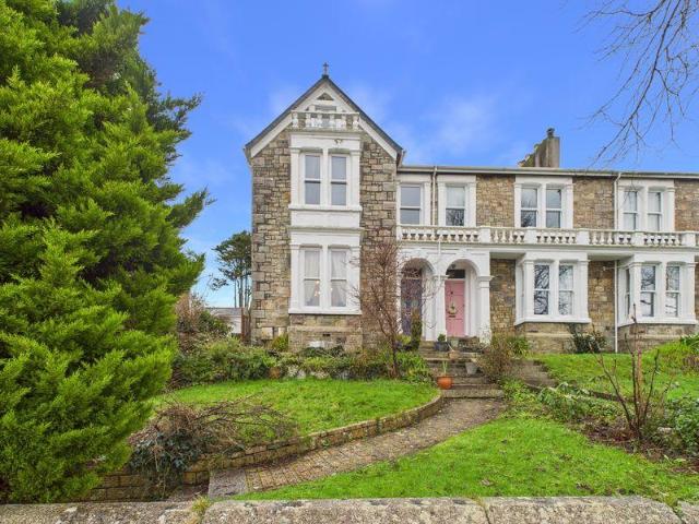 House for sale in Mount Ambrose, Cornwall