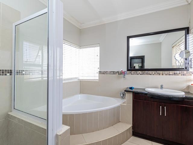 House for sale in Kingsburgh, Kwazulu-natal