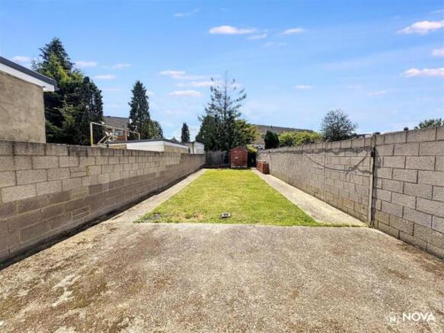 House for sale in Spring Park, Luton