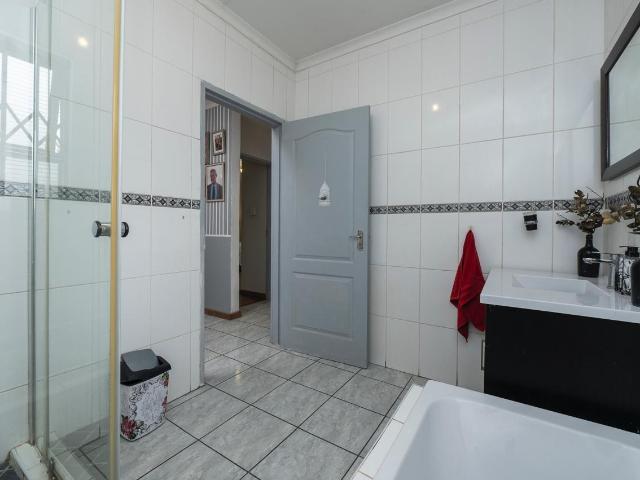 House for sale in Brackenhurst, Ekurhuleni