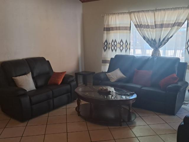 House for sale in Hartbeespoort Dam Nature Reserve, North West