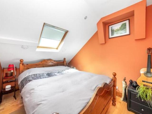 House for sale in Cat Hill