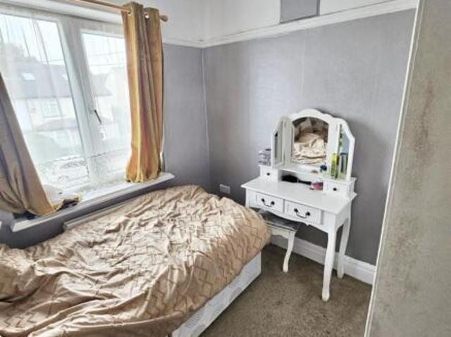 House for sale in Oakwood, West Yorkshire