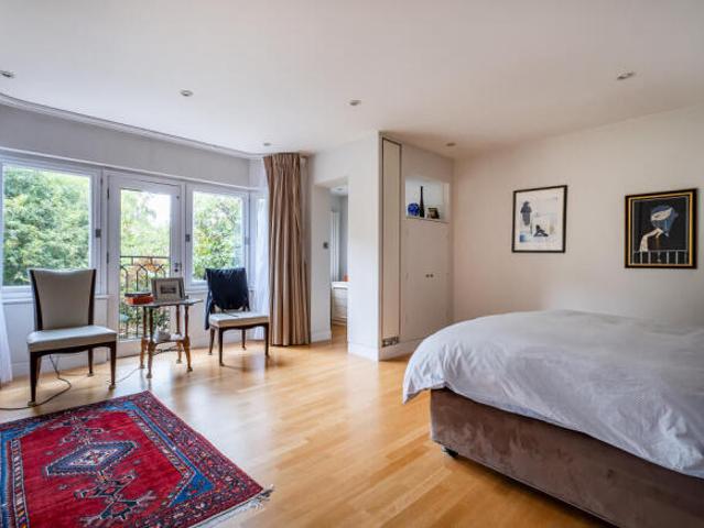 House for sale in Cat Hill