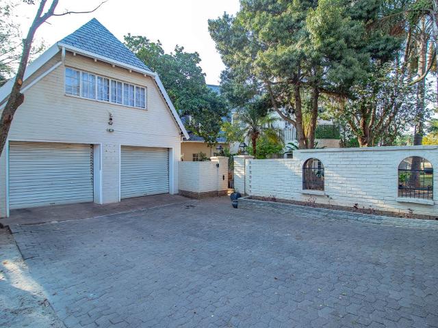 House for sale in Waterkloof, Gauteng