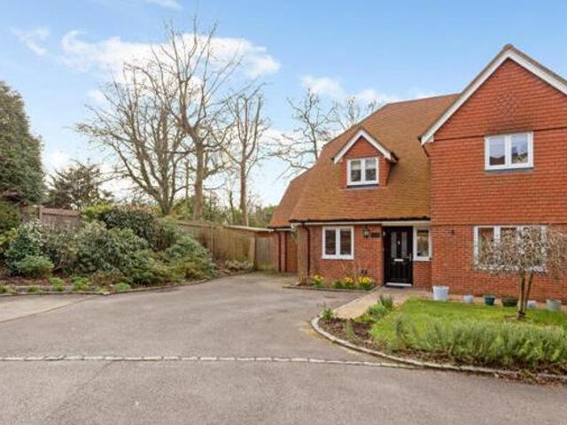 House for sale in Hindhead, Waverley