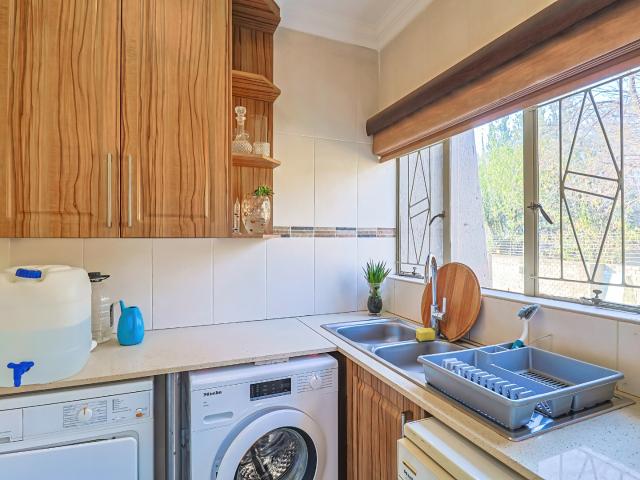 House for sale in Ifafi, Hartbeespoort Dam Nature Reserve