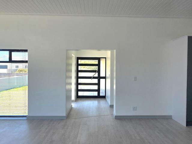 House for sale in Baardskeerdersbos, Western Cape