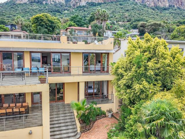House for sale in Hartbeespoort Dam Nature Reserve, North West