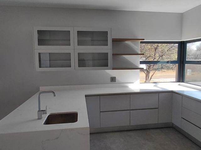 House for sale in Hartbeespoort Dam Nature Reserve, North West