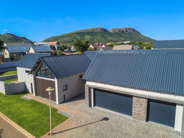 House for sale in Hartbeespoort Dam Nature Reserve, North West