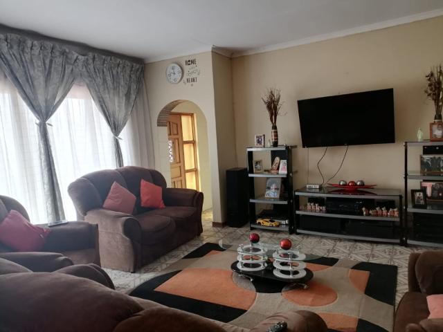 House for sale in Hartbeespoort Dam Nature Reserve, North West