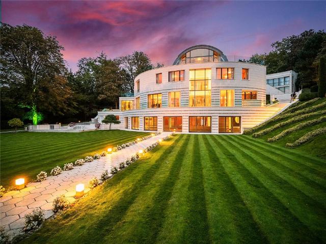 House for sale in Highgate