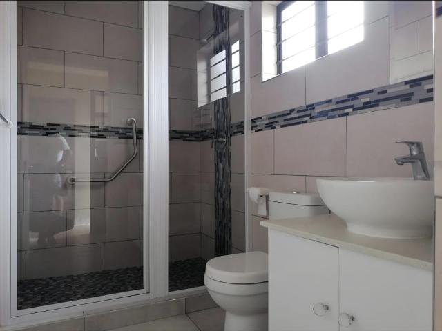 House for sale in Chatsworth, Kwazulu-natal