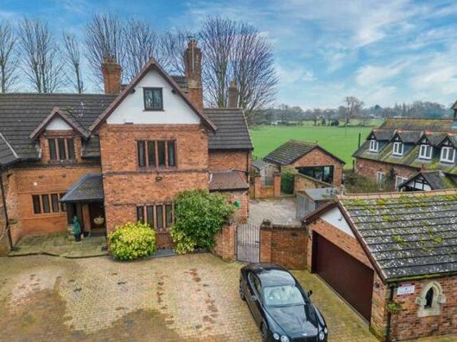 House for sale in Leftwich, Cheshire