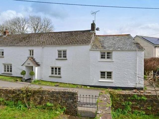 House for sale in Weir Quay, Devon
