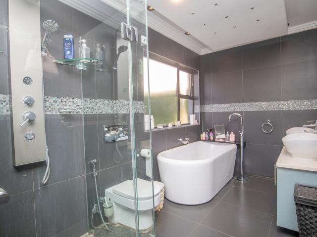 House for sale in Hartbeespoort Dam Nature Reserve, North West
