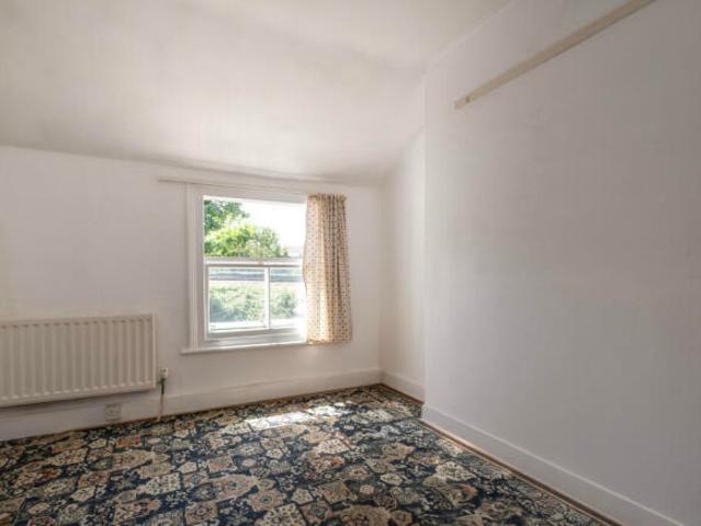 House for sale in Cat Hill