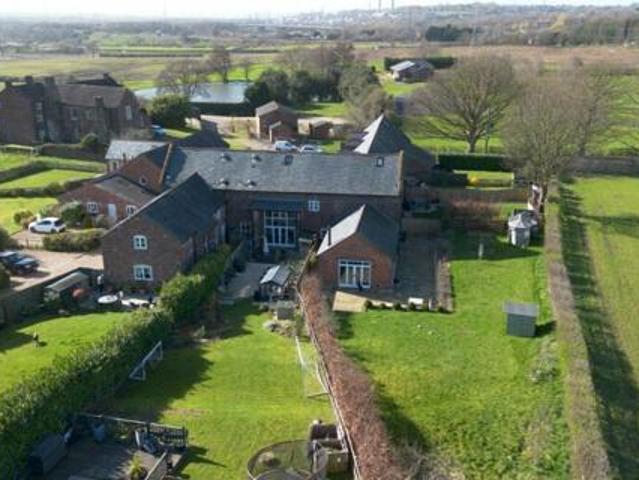 House for sale in Halton
