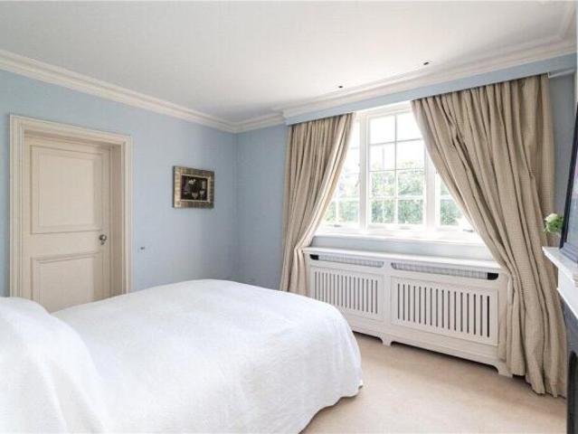 House for sale in Wimbledon, Greater London