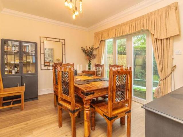House for sale in Greaves, Bare