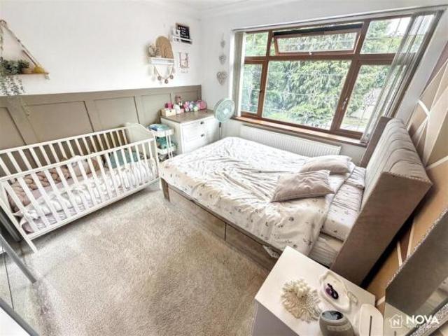 House for sale in Spring Park, Luton