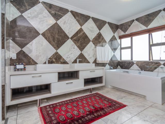 House for sale in Hartbeespoort Dam Nature Reserve, North West