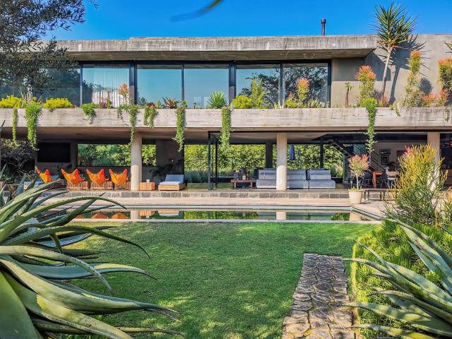 House for sale in Hartbeespoort Dam Nature Reserve, North West