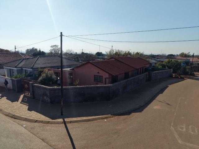 House for sale in Mohlakeng, Gauteng