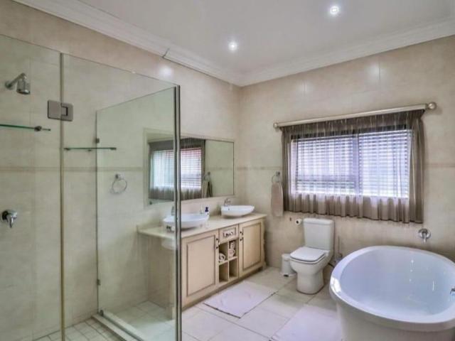 House for sale in Hartbeespoort Dam Nature Reserve, North West