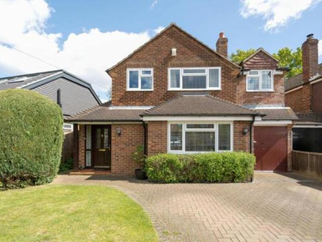House for sale in The Hermitage, Woking