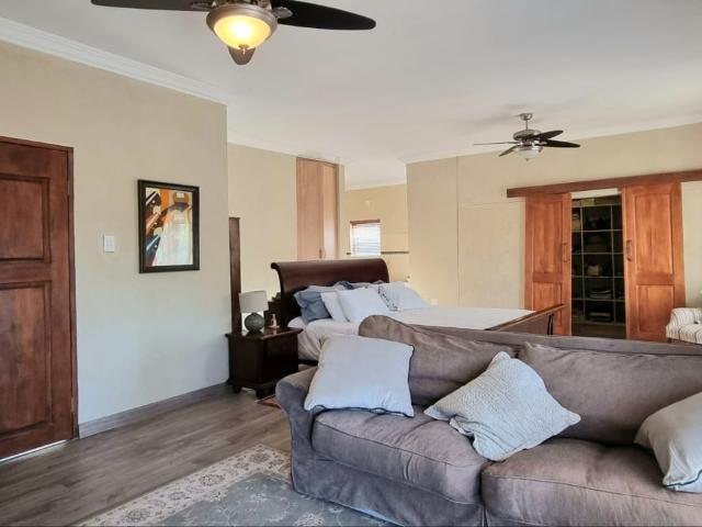 House for sale in Hartbeespoort Dam Nature Reserve, North West