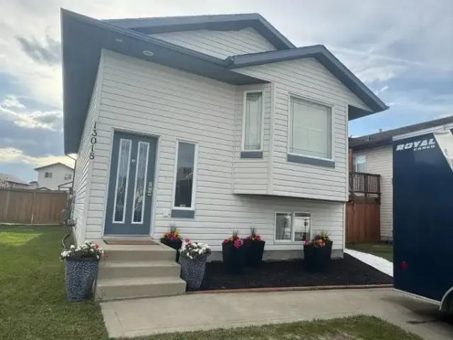 House for rent in Crystal Lake Estates, Grande Prairie