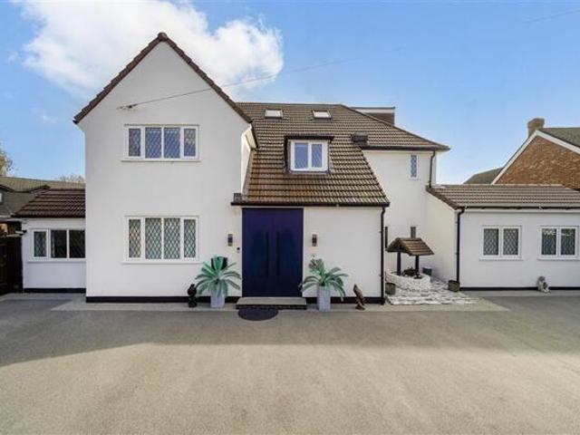 House for sale in Lower Halliford, Surrey